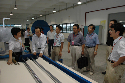 我校&ldquo;紡織面料技術教育部重點實驗室&rdquo;接受教育部評估